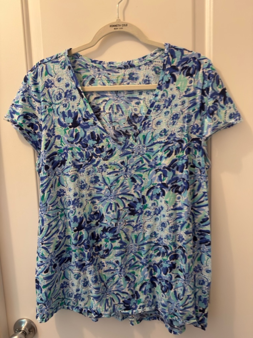 Lilly Pulitzer Blue and Aqua Floral V-Neck Top